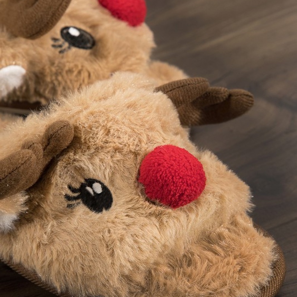 Cozy Holiday reindeer house slippers - Picture 5 of 5